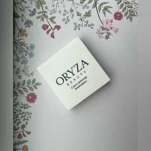 Oryza Beauty Camo Shimmer Eyeshadow Palette